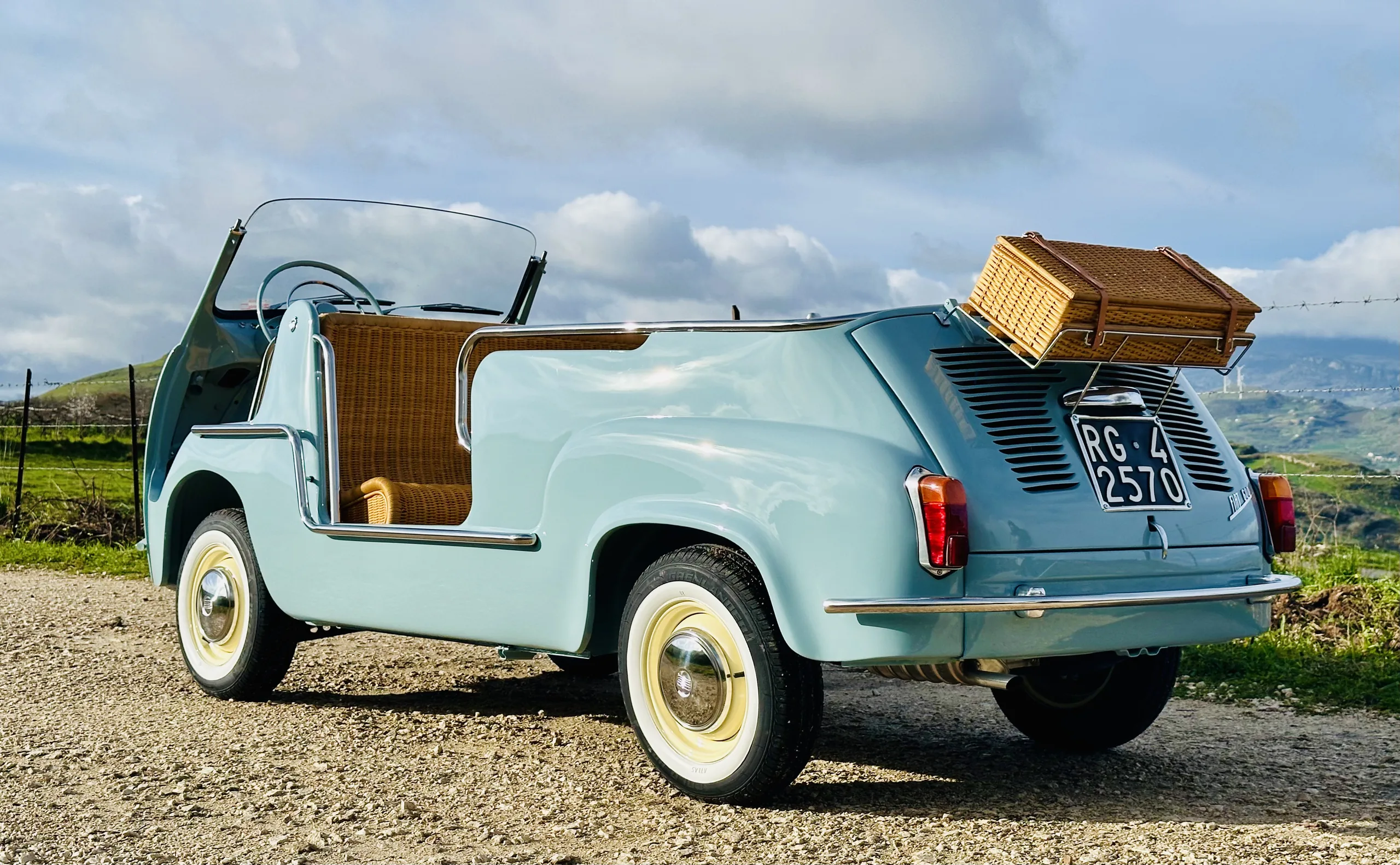 Fiat 600 Multipla Jolly Ghia laterale